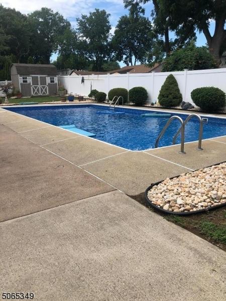 8 Kuiken Ct, Wayne, NJ 07470 photo 20