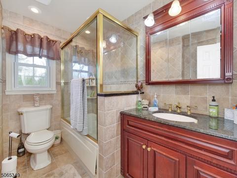 8 Kuiken Ct, Wayne, NJ 07470 photo 16