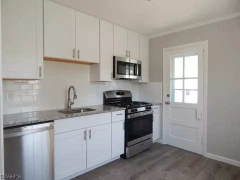 421 Cook Ave, Middlesex, NJ 08846 photo 6
