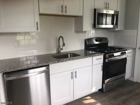 421 Cook Ave, Middlesex, NJ 08846 photo 4