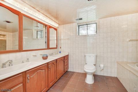 64 Wendt Ln, Wayne, NJ 07470 photo 10