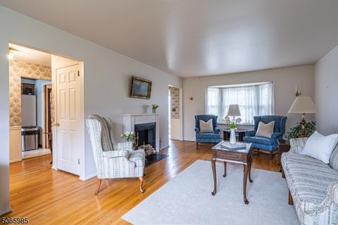 28 Normandy Dr, Wayne, NJ 07470 photo 4