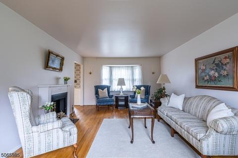 28 Normandy Dr, Wayne, NJ 07470 photo 3