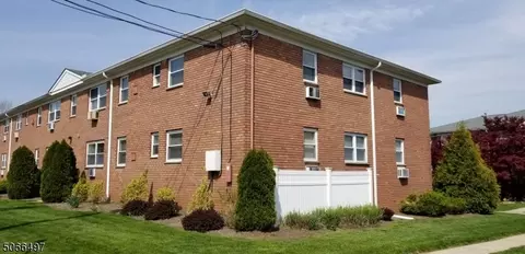 35 Knox Ter #2B, Wayne, NJ 07470 photo 2