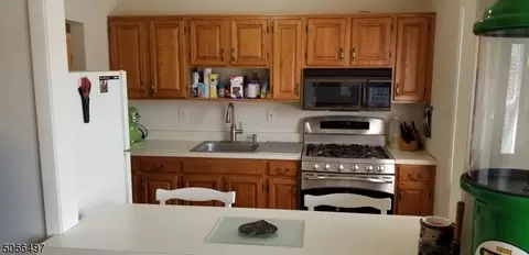 35 Knox Ter #2B, Wayne, NJ 07470 photo 5