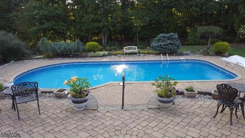 18 Saunders Ln, Hackettstown, NJ 07840 photo 1