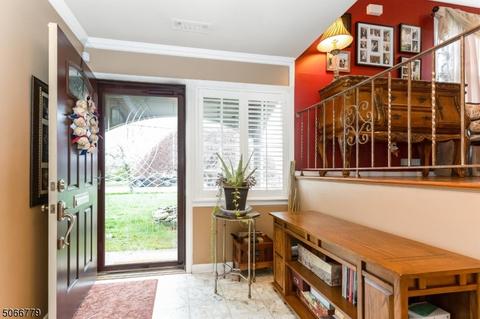 25 Braemar Dr, Wayne, NJ 07470 photo 4