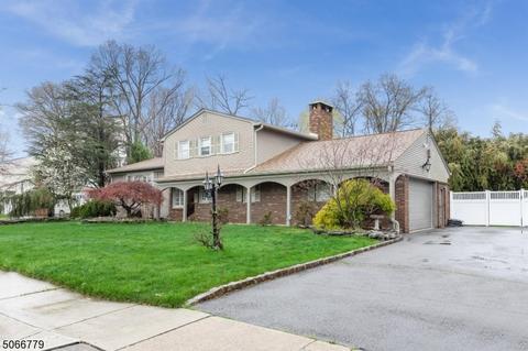 25 Braemar Dr, Wayne, NJ 07470 photo 2