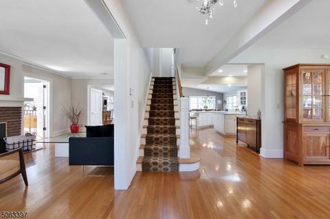 26 Maple Ter, Millburn, NJ 07041 photo 3