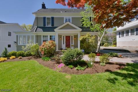 26 Maple Ter, Millburn, NJ 07041 photo 1