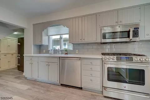 49 Mountainview Rd, Millburn, NJ 07041 photo 8
