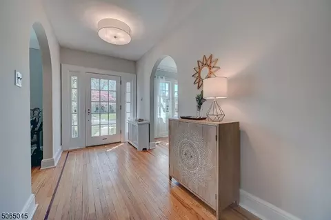 49 Mountainview Rd, Millburn, NJ 07041 photo 2