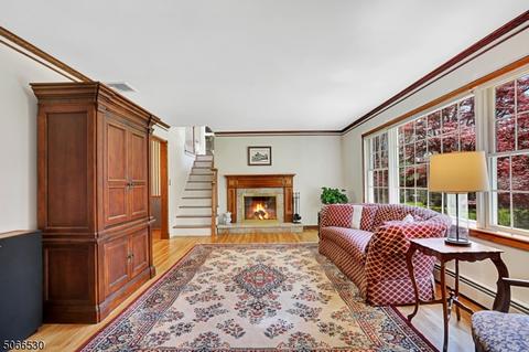 9 Neskell Dr, Basking Ridge, NJ 07920 photo 3