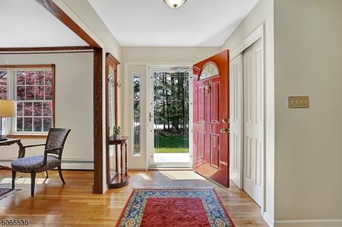 9 Neskell Dr, Basking Ridge, NJ 07920 photo 2