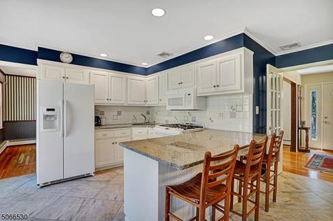 9 Neskell Dr, Basking Ridge, NJ 07920 photo 6