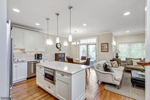 71 Franklin Pl, Summit, NJ 07901 photo 1