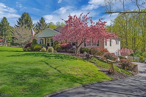 4 Henderson Hill Rd, Hampton, NJ 08827 photo 2