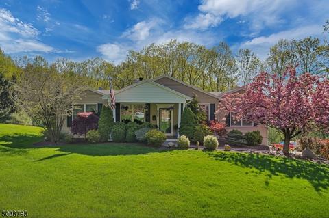 4 Henderson Hill Rd, Hampton, NJ 08827 photo 1