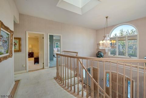 290 Skylark Ct, Paramus, NJ 07652 photo 9
