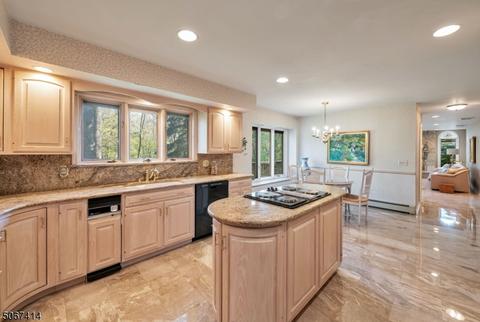 290 Skylark Ct, Paramus, NJ 07652 photo 6