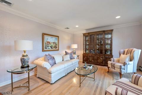 290 Skylark Ct, Paramus, NJ 07652 photo 3