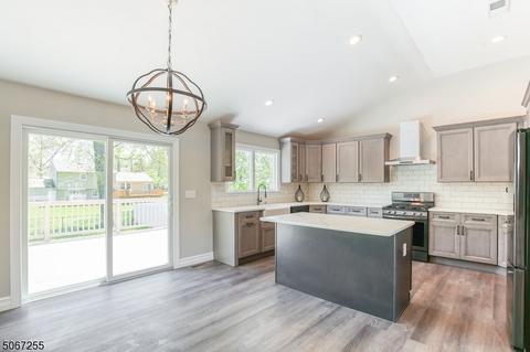 45 Hemlock Ter, Springfield, NJ 07081 photo 9