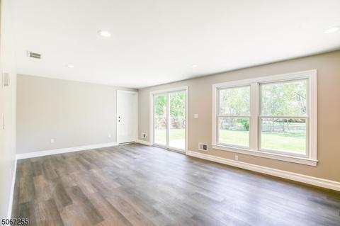 45 Hemlock Ter, Springfield, NJ 07081 photo 13