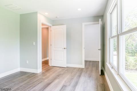 45 Hemlock Ter, Springfield, NJ 07081 photo 19
