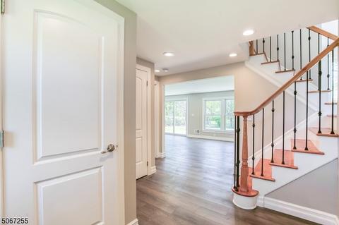 45 Hemlock Ter, Springfield, NJ 07081 photo 5