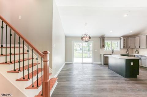 45 Hemlock Ter, Springfield, NJ 07081 photo 8