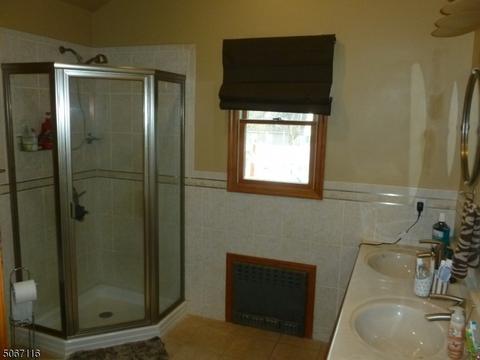 99 Hancox Ave, Nutley, NJ 07110 photo 10