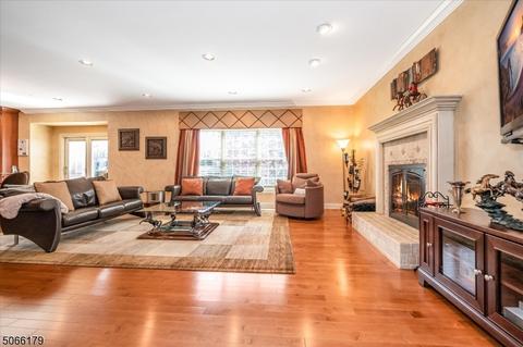 47 Eileen Dr, Cedar Grove, NJ 07009 photo 8