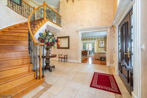 47 Eileen Dr, Cedar Grove, NJ 07009 photo 4