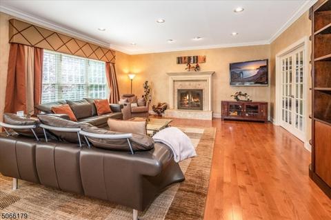 47 Eileen Dr, Cedar Grove, NJ 07009 photo 7