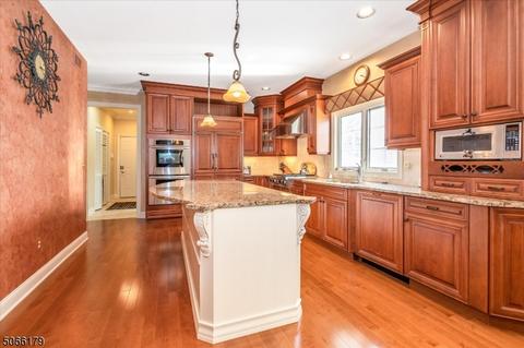 47 Eileen Dr, Cedar Grove, NJ 07009 photo 10