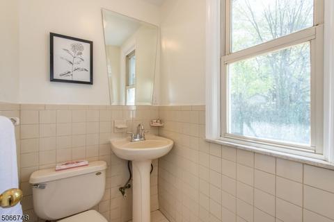38 Berkeley Pl, Bloomfield, NJ 07003 photo 18