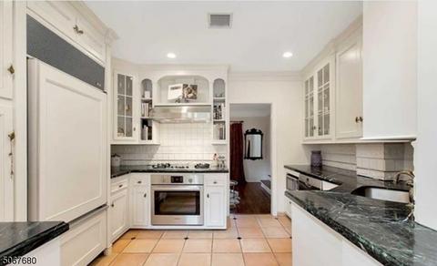 14 Ackerman Rd, Saddle River, NJ 07458 photo 11