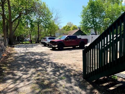 527 W 5th St, Plainfield, NJ 07060 photo 2