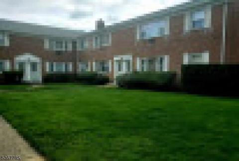 46 Manchester Ct, Wayne, NJ 07470 photo 1