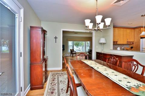 39 Cambridge Ter, Springfield, NJ 07081 photo 6