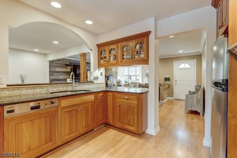 43 Stanford Pl, Wayne, NJ 07470 photo 8