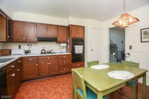 2 E Circuit Dr, Roxbury Twp., NJ 07876 photo 9