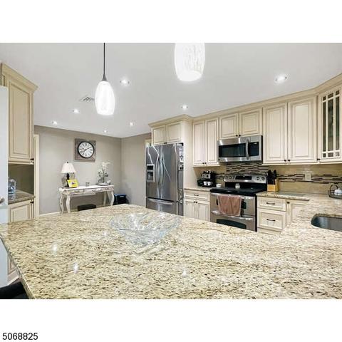 12 Durham Dr, Clark, NJ 07066 photo 7
