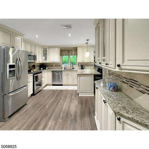 12 Durham Dr, Clark, NJ 07066 photo 5