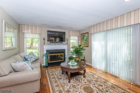 69 Easedale Rd, Wayne, NJ 07470 photo 2