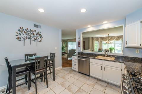69 Easedale Rd, Wayne, NJ 07470 photo 6