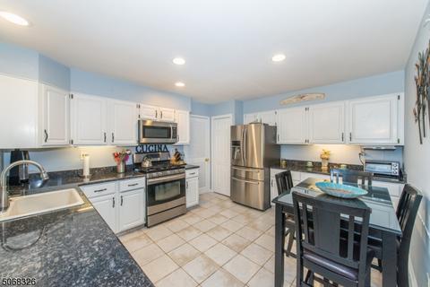 69 Easedale Rd, Wayne, NJ 07470 photo 4