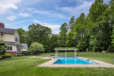 5 Cramer Ln, Mendham, NJ 07945 photo 2