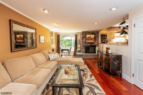 47 Sloping Hill Ter, Wayne, NJ 07470 photo 9