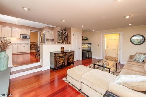 47 Sloping Hill Ter, Wayne, NJ 07470 photo 10